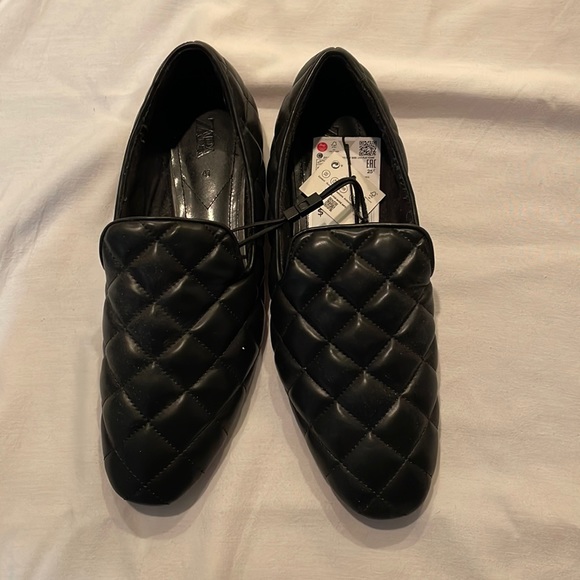 Zara Shoes - Brand New (with Tag!) Zara quilted Black Loafers. Size 41.